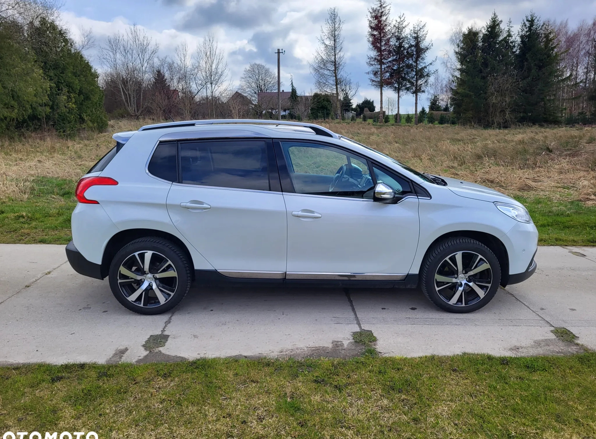 Peugeot 2008 cena 42700 przebieg: 113530, rok produkcji 2014 z Słupsk małe 172